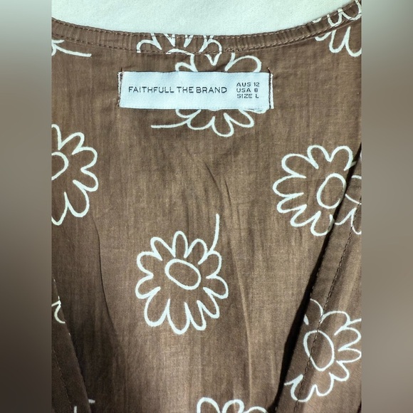 FAITHFUL the BRAND Chocolate brown MARTA daisy print deep V Midi Dress size 8 - Picture 12 of 14